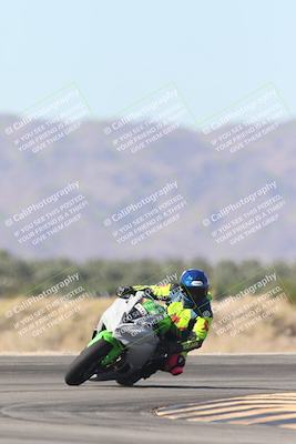 media/Oct-30-2025-Racers Edge (Thu) [[dabbdaf680]]/3-B Group/Session 4 Turn 16/